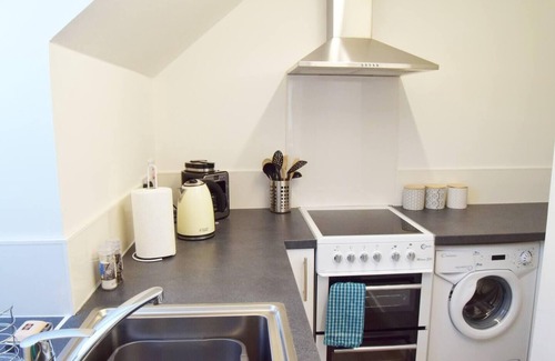 Kirriemuir Apartment | Kirriemuir -1Bed Apartment -Sleeps 2 -Pet Friendly