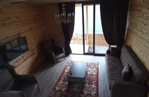 Cayirduzu Ski Chalet | Kirsula dağ evi
