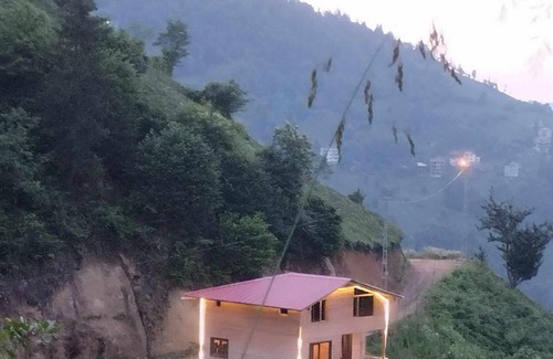 Cayirduzu Ski Chalet | Kirsula dağ evi