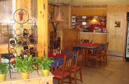 Mosonmagyarovar Hotel | Kis-Duna Motel & Camping