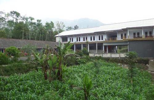 Sukapura House | Km 31 Sujono Guesthouse