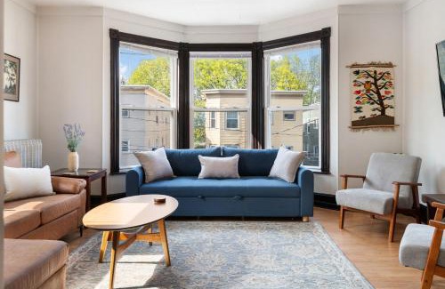 Parkside Apartment | Knock on Wood - Airy Charm in Heart of Downtown