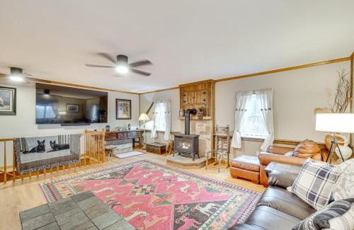 Bakerton House | Knoxville Home On-Site Hiking and Outdoor Kitchen!