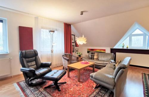 Ausacker Apartment | Kobs - FeWo inmitten der Natur mit zwei Bädern, Terrasse und gemütlichem Wohn- und Esszimmer