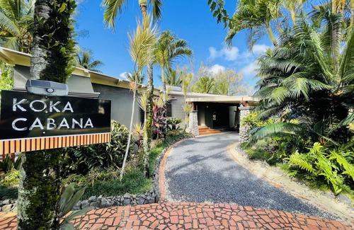 Muri House | Kokacabana Beach House - 3 bdrm House + Pool, 100% Beach Front @ Muri Beach!