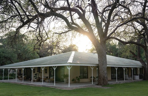 Lentswelemoriti House | Kolokolo Safari Home – Mashatu Game Reserve