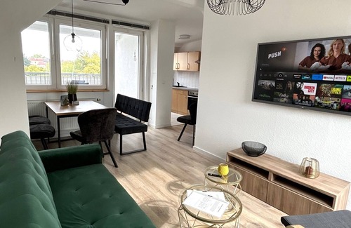 Goethestraße Apartment | Komfortable Wohnung mit Terrasse, WLAN, EBK, Disney plus, 24h Self-check-in