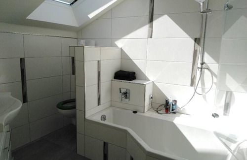 Sonthofen Apartment | Komplette Dachwohnung mit Balkon und Bergblick