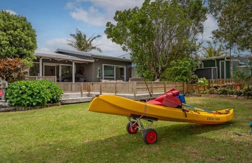 Whiritoa House | Kon Tiki Retreat - Whiritoa Beach Holiday Home