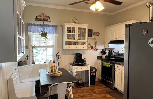 Troy House | KONGS KAVE inside UWHARRIE NATIONAL FOREST on LAKE TILLERY