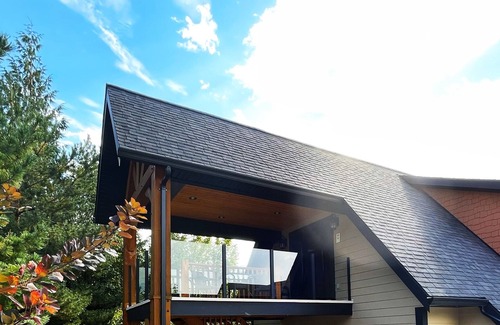 Balfour Apartment | Kootenay Wild Guest Suites - Selkirk Suite