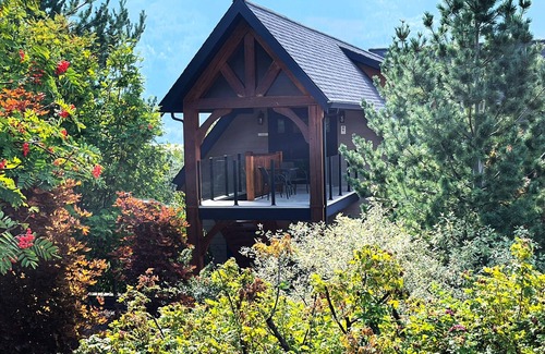 Balfour Apartment | Kootenay Wild Guest Suites - Selkirk Suite