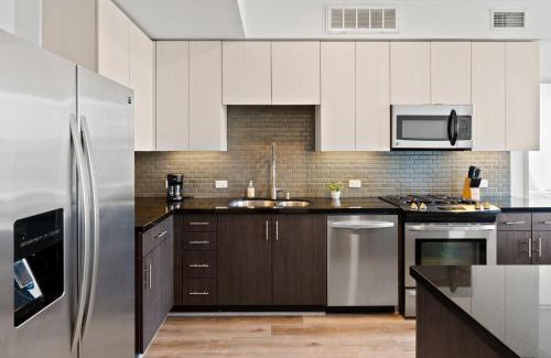 Carthay Circle Apartment | Koreatown Highrise Free Parking, Pool, Gym