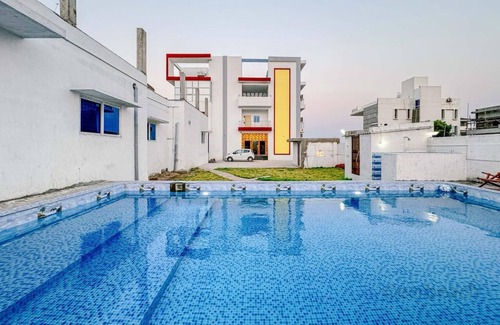 Kanathur Villa | Kovalam Club House Cool 4-bedroom villa with AC in vibrant Chennai