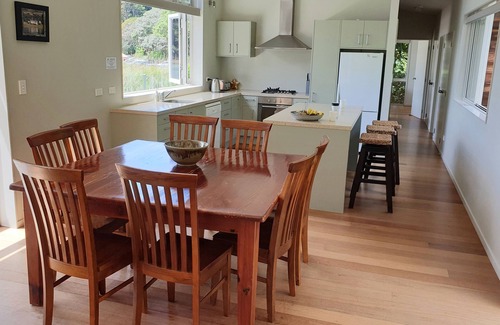 Tutukaka House | Kowharewa Beachfront Beauty