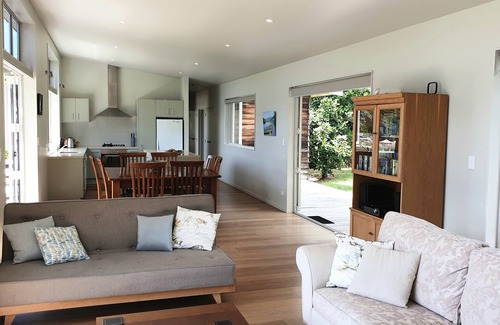 Tutukaka House | Kowharewa Beachfront Beauty