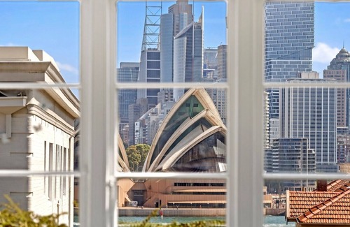 Kirribilli Apartment | KozyGuru | Kirribilli | Opera House View 2 Bed Apt