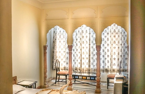 Bani Park House | Krishna Palace: A Private En-suite A/c Room in a Boutique Heritage Palace Home.