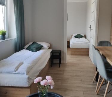 Wolbrom Hotel | Krollhouse Pokoje gościnne