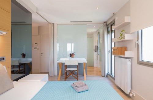 Barceloneta Apartment | Kronos on the Beach Attic Suite
