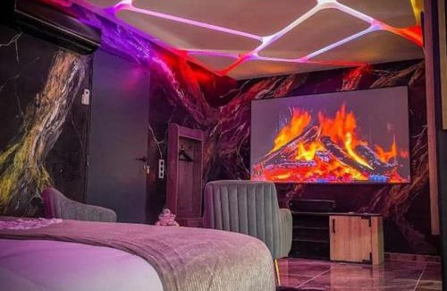 Saint-Antoine Apartment | Krystalisya Room Suite Spa Privatif Sauna Jacuzzi Siege Massant