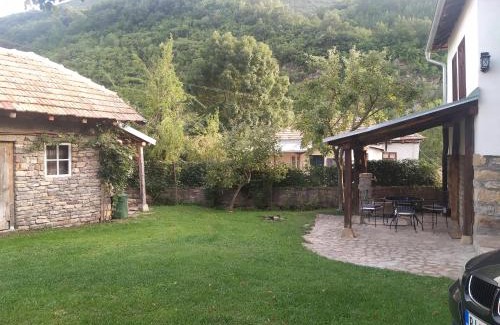 Stara Planina House | Kuća Mitića