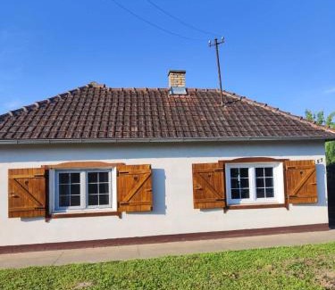 Becej House | Kuća za odmor Iva