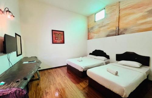 Kampung Lintang House | Kuching Waterfront Lodge