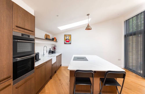 Stroud Green House | Kujira | Japandi-Style 2BR 2 Bath home