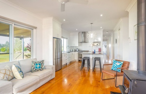 Broke House | Kulang Retreat in charming Broke with Large Swim Spa and games room suits up to 14 guests