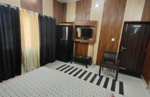 Sidhpur House | Kumar Home Stay by StayApart