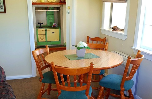 Kumara Hostel | Kumara Historic Cottages - Hostel