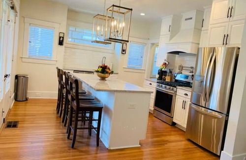 Cherokee Triangle House | KY DERBY @The Cherokee Charmer! ….5 Miles from Churchill Downs !