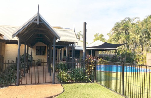 Cable Beach House | Kybra Retreat 4 Bedroom 3 Bathroom Luxury House with Pool STRA6726RDJN2C7F