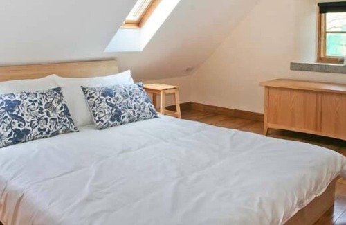 Blessington Cottage | KYLEBEG COTTAGE, family friendly in Lackan, County Wicklow