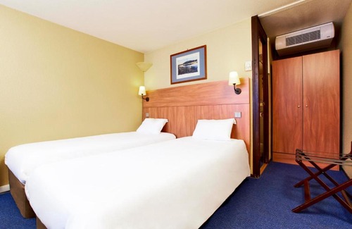Les Ponts-de-Ce Hotel | Kyriad Angers Sud Ponts-De-Cé