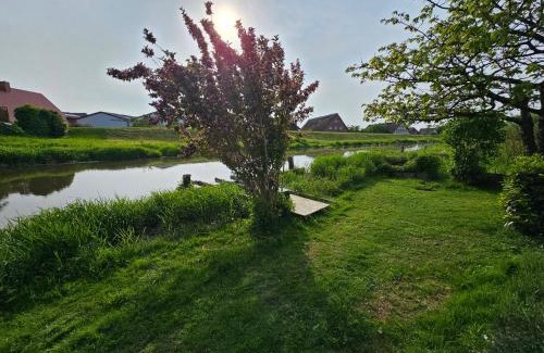 Mittelnkirchen Apartment | Lühe Loft - direkt am Wasser im Alten Land