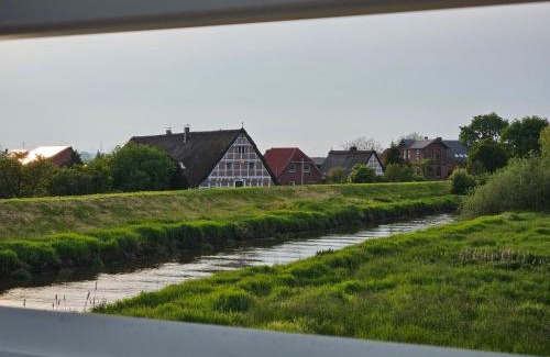 Mittelnkirchen Apartment | Lühe Loft - direkt am Wasser im Alten Land