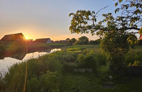 Mittelnkirchen Apartment | Lühe Loft - direkt am Wasser im Alten Land
