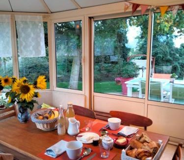 Levet Bed & Breakfast | L'école buissonnière
