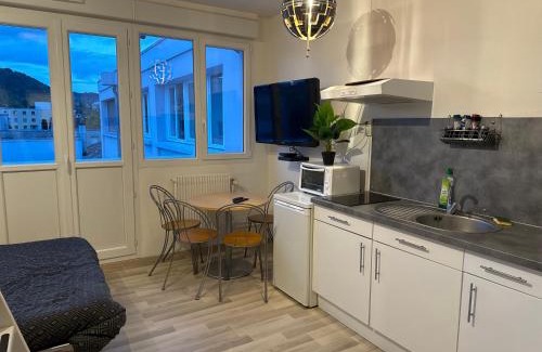 Besancon Apartment | L'Étoile Noire