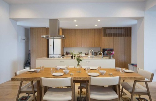 Nakadomari House | L 500㎡ Seaveiw 10M POOL 4 suites, 5 full bath 1F&2F