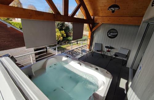 Champagnole Apartment | L'ACIÉRIE Logis de luxe avec Jacuzzi
