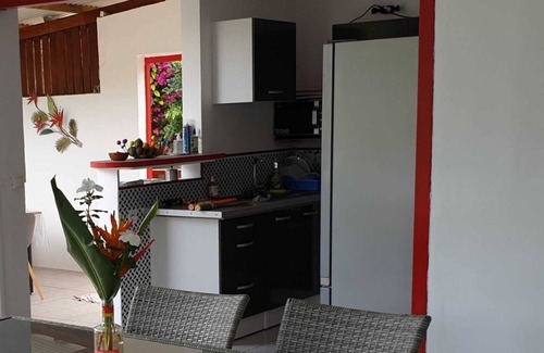 Le Robert House | L'ALPINIA, house with garden, peaceful and quiet. beach, airport 15mn away