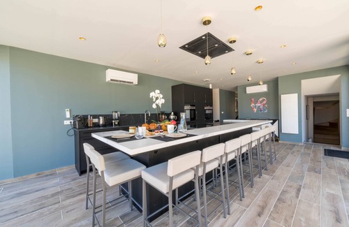 Saint-Hilaire-le-Petit House | L'artbanne Le Domaine