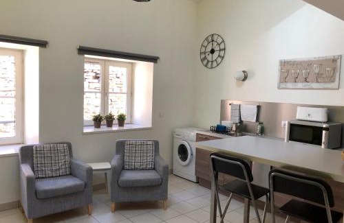 Cremieu Apartment | L' Atelier de la Monnaie