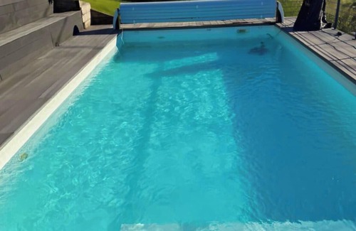 Bilieu House | L'EMERAUDE suite lake view/swimming pool/beach 10 min walk away