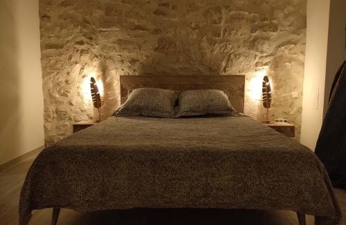 Orgon Apartment | L'envoûtement Provençal, jacuzzi privatif et SPA