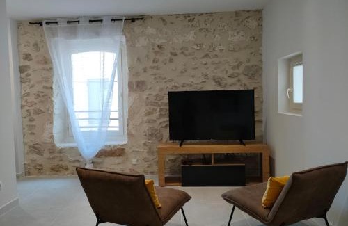 Orgon Apartment | L'envoûtement Provençal, jacuzzi privatif et SPA