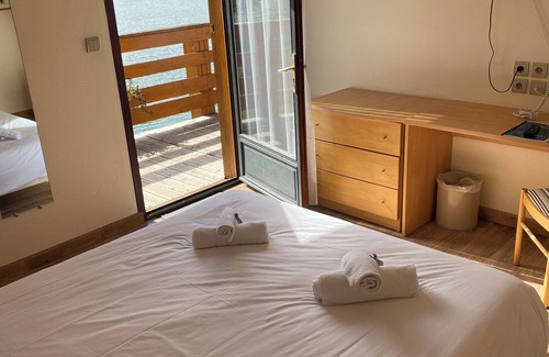 Lascelle Hotel | L'Hôtel Lac des Graves